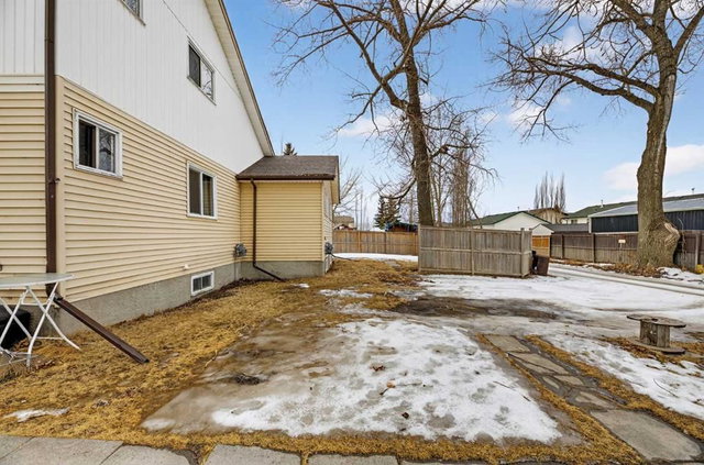 5417 56A Street Close