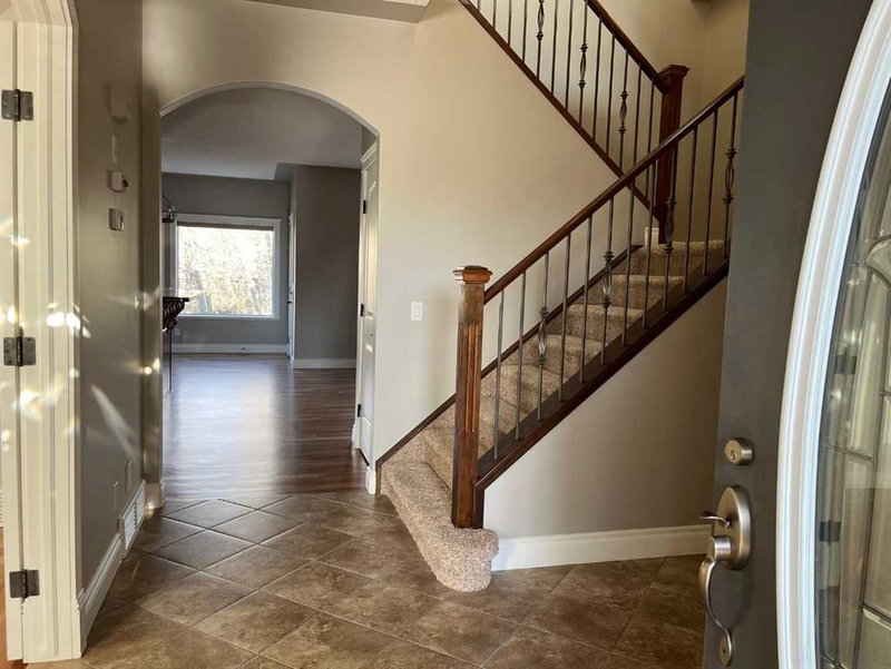 75 Royal Abbey Rise NW, Calgary, T3G 4Y5 | Image 2