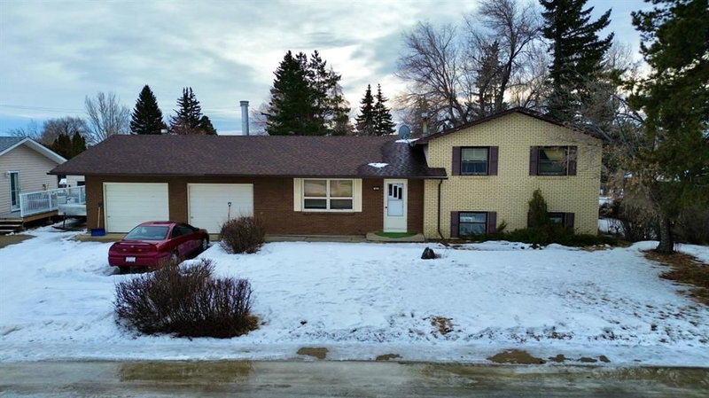 607 7 Avenue W, Hanna, T0J 1P0 | Image 2