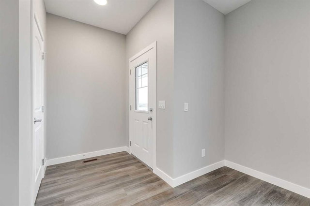 483 Hotchkiss Manor SE