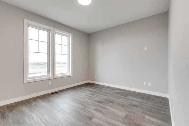 483 Hotchkiss Manor SE