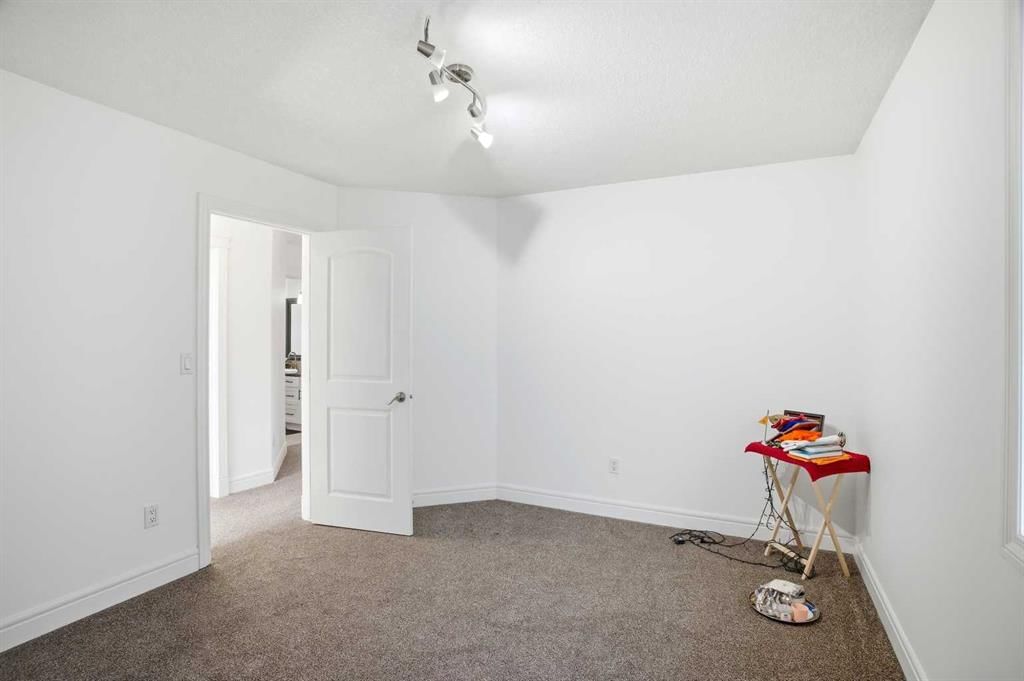 Listing Image 38