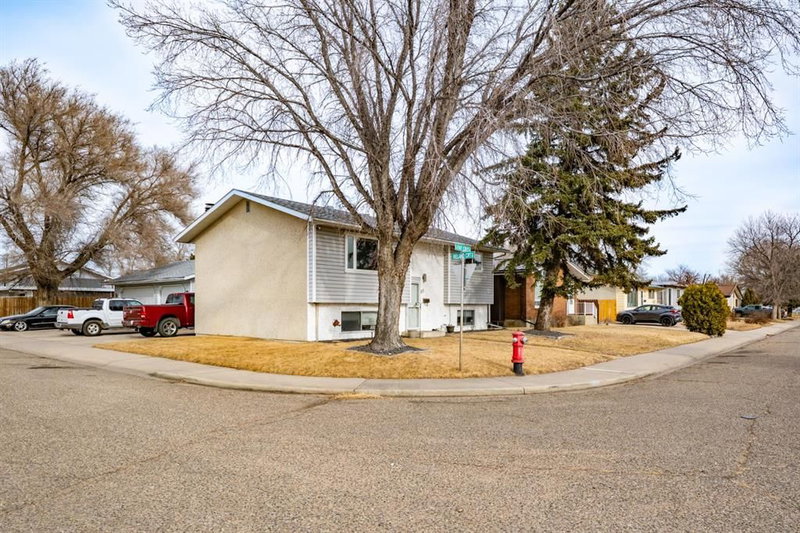 60 Gray Crescent NW, Medicine Hat, T1A 7E1 | Image 2