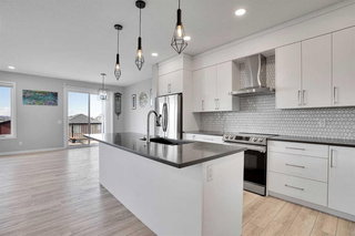 179 Lucas Heights NW