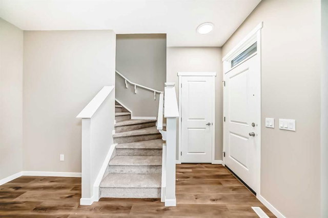 432 Hotchkiss Drive SE