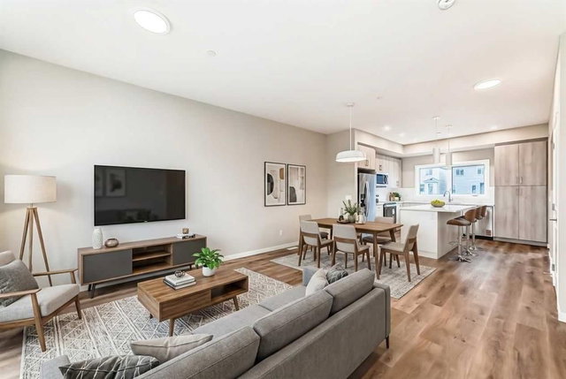 432 Hotchkiss Drive SE