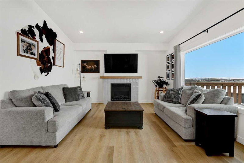 11910 81 Avenue, Grande Prairie, T8W 0M7 | Image 2