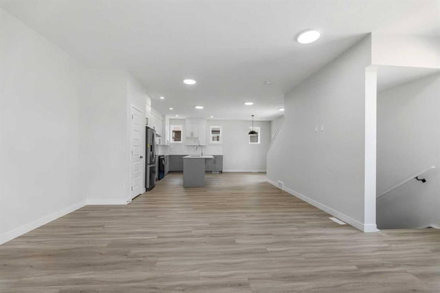 604 - 90 Corner Meadows Manor NE