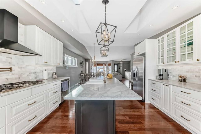 52 Hidden Vale Crescent NW