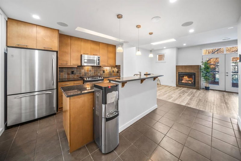 156 9 Street NE, Calgary, T2E 0P4 | Image 3