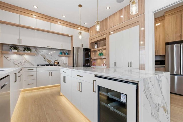 230 Royal Birch View NW