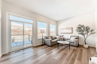 272 Cranbrook Square SE