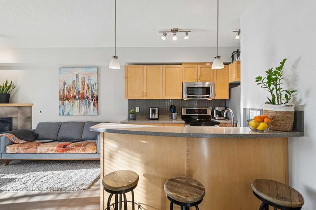 214 - 2 Hemlock Crescent SW