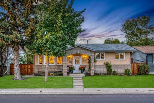 5004 Rundleview Road NE