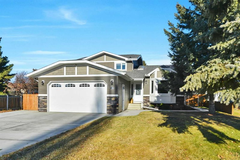 68 Roland Street, Red Deer, Alberta