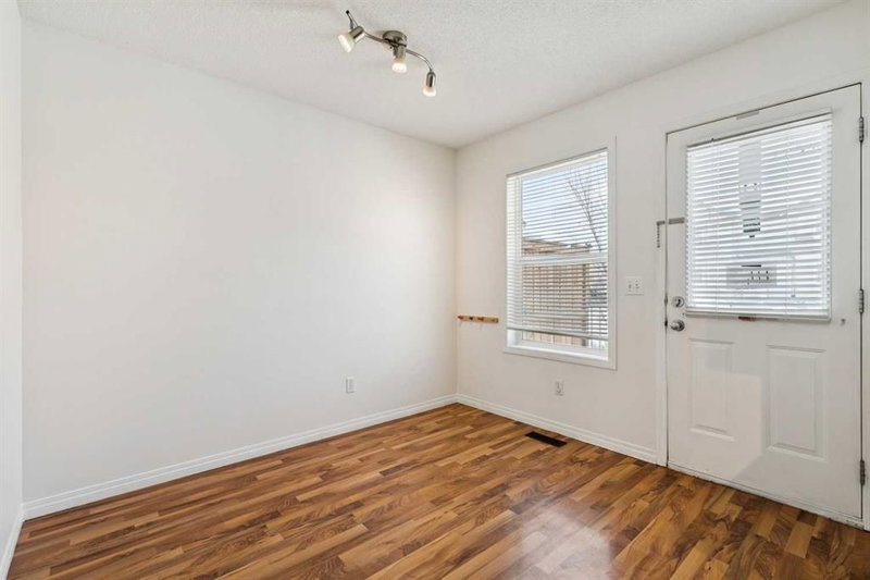 114 Royal Birch Villas NW, Calgary, T3G 5V2 | Image 2