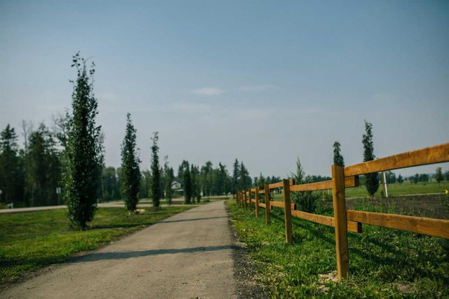 33 - 28124 Township Road 412