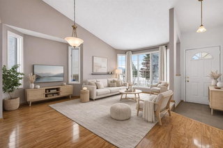 1208 Sunvista Way SE