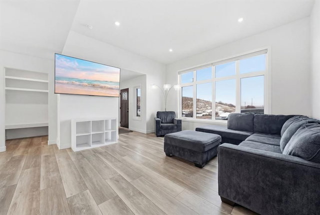 100 - 32105 Highway 543 E