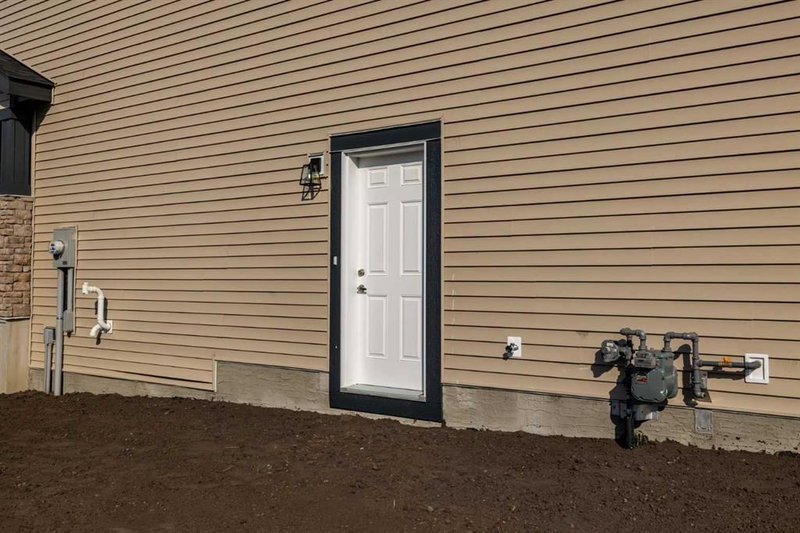312 Edgefield Close