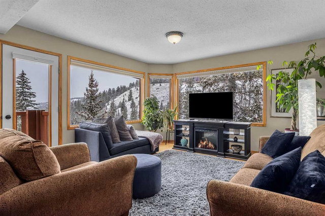 12 - 9 Blackrock Crescent W