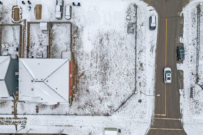 225 Heritage Drive, Fort McMurray, T9K 0X9 | Image 2