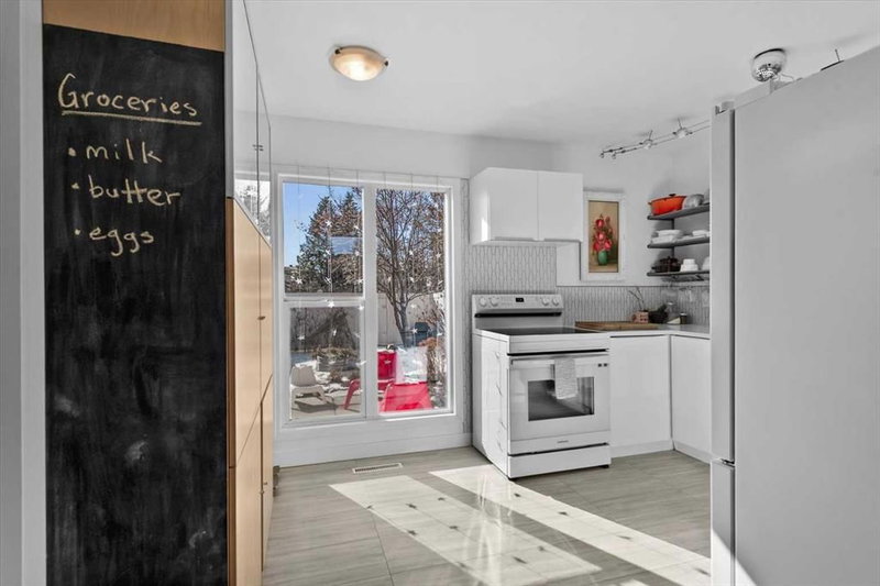 118 Brae Glen Lane SW, Calgary, T2W 1B6 | Image 2