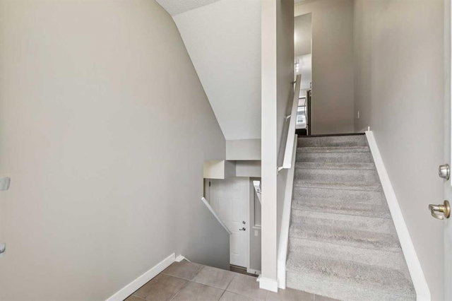 206 - 10 Auburn Bay Avenue SE