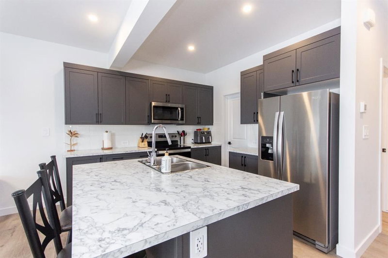 66 Henderson Crescent, Penhold, T0M 1R0 | Image 3