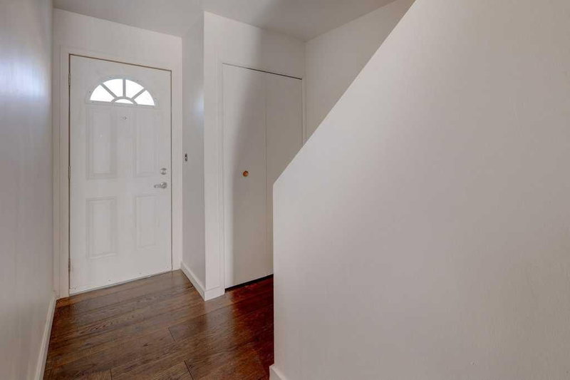 33 - 64 Whitnel Court NE, Calgary, T1Y 5E3 | Image 2