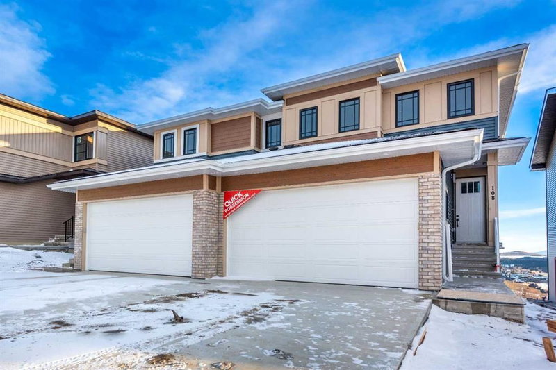 108 Heritage Manor, Cochrane, T4C 3K8 | Image 2