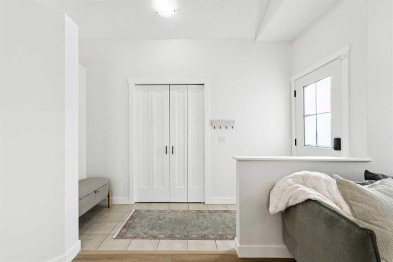 852 Everridge Drive SW, Calgary, T2Y 4W5 | Image 2