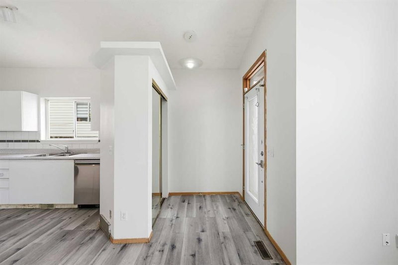 3710 Catalina Boulevard NE, Calgary, T1Y6W6 | Image 3