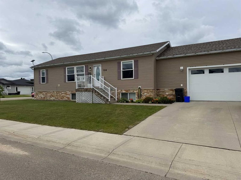 720 10 Street SE, Slave Lake, T0G 2A3 | Image 2