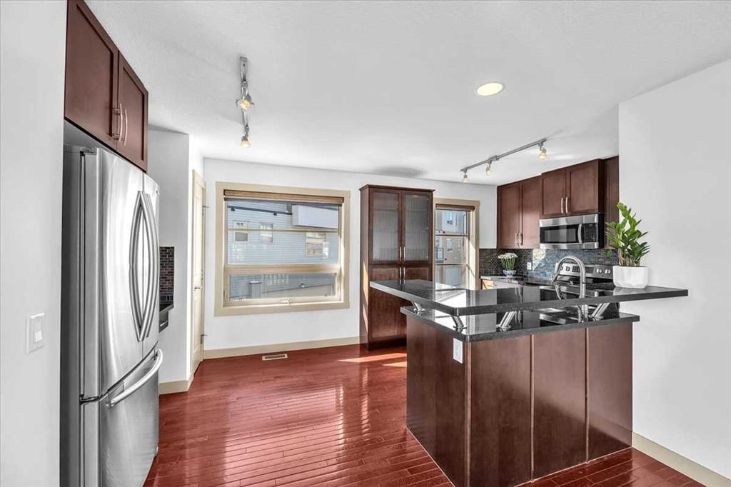 Listing Image 18