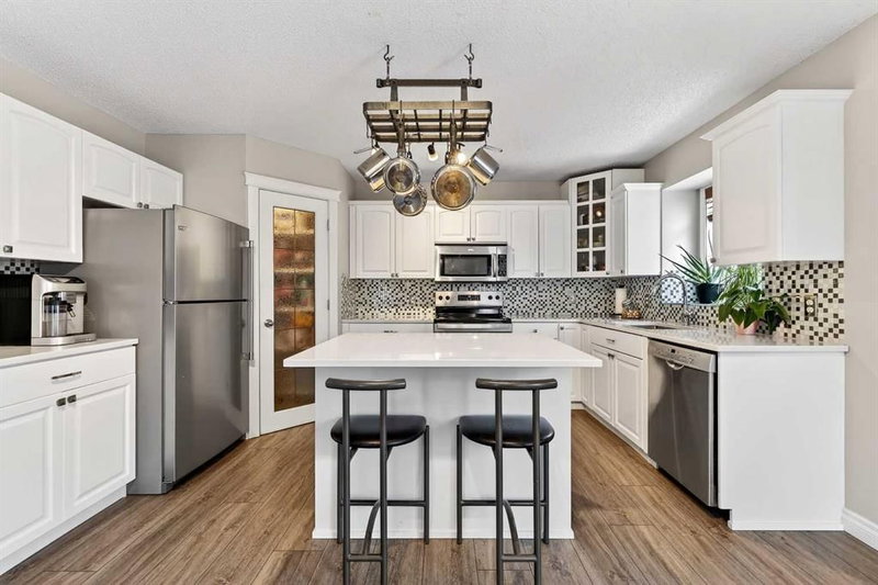 125 Crystalridge Drive, Okotoks, T1S 1T9 | Image 3