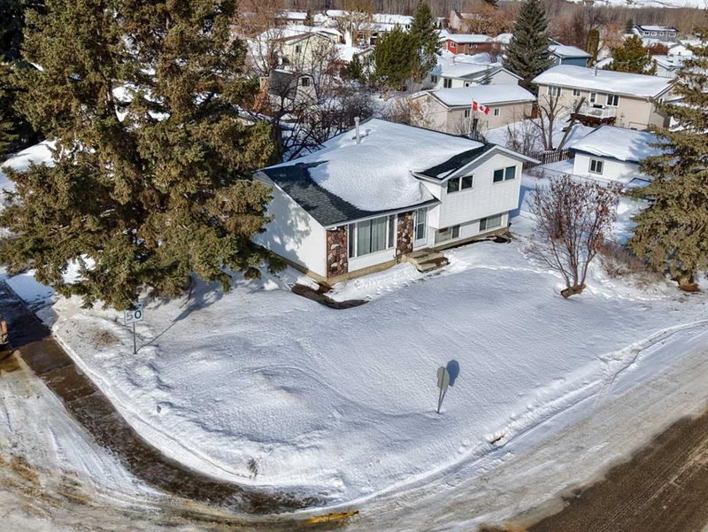 9714 77 Avenue, Peace River, T8S 1C9 | Image 2