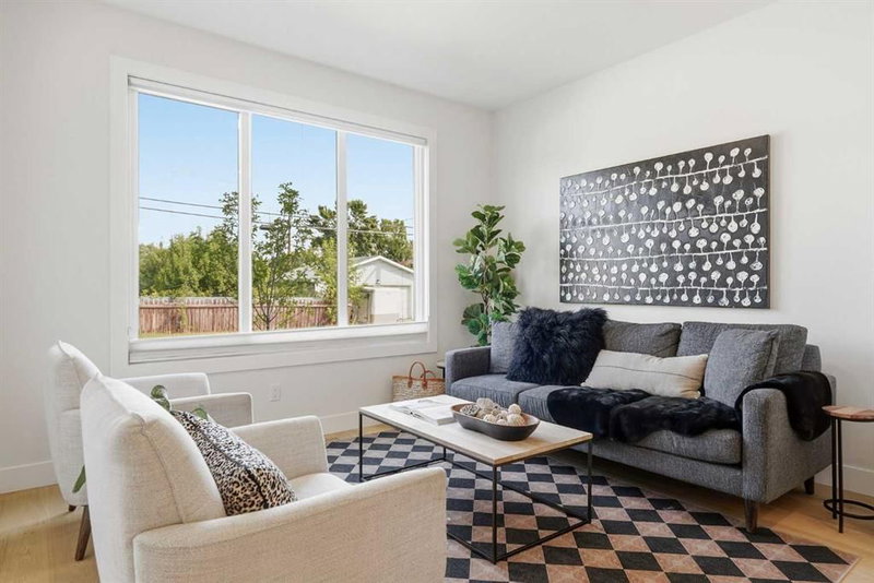 2179 49 Avenue SW, Altadore — interior photo