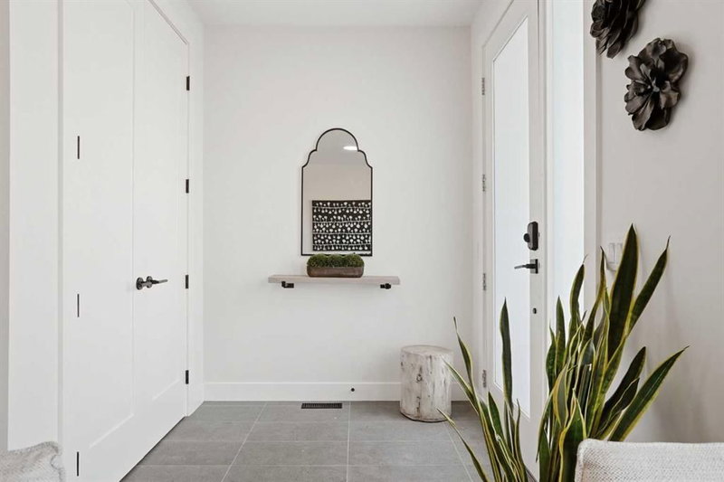 2179 49 Avenue SW, Altadore — interior photo 5