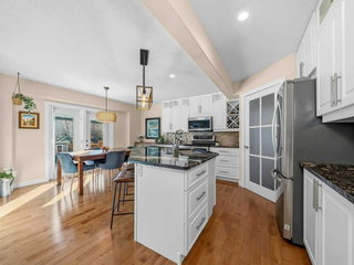 17 Douglas Woods Gardens SE