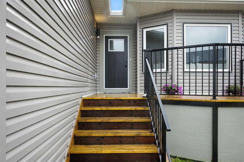 335 Sheep River Place, Okotoks, T1S1N7 | Image 2