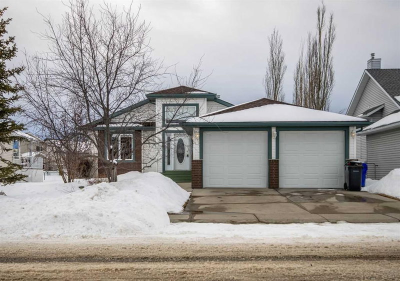 5111 Shannon Drive, Olds, T4H 1X3 | Image 2