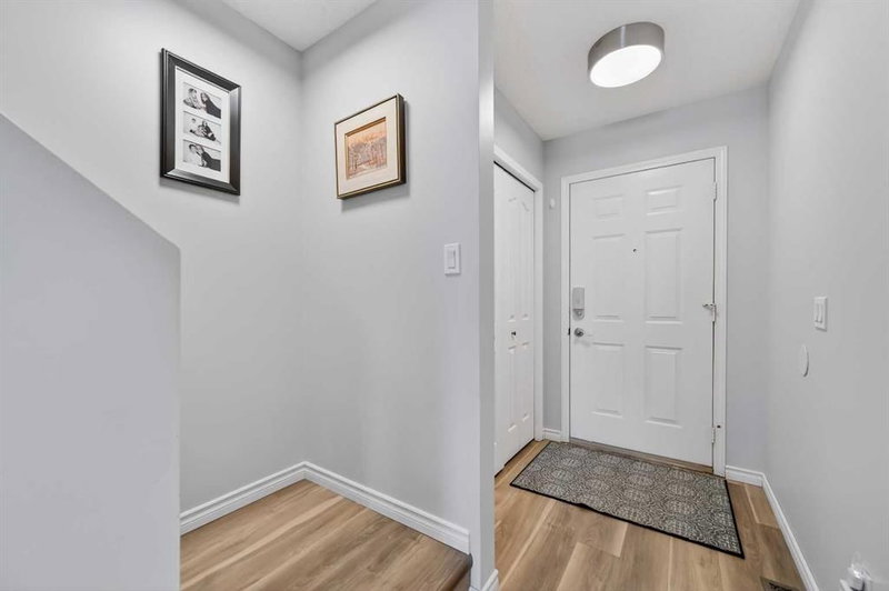 68 Douglas Glen Park SE, Calgary, T2Z3Z3 | Image 2
