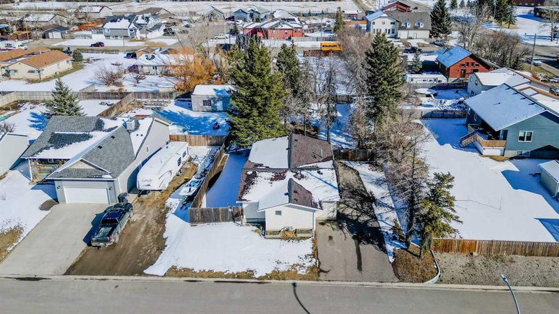 221 N 250 E, Raymond, T0K 2S0 | Image 2