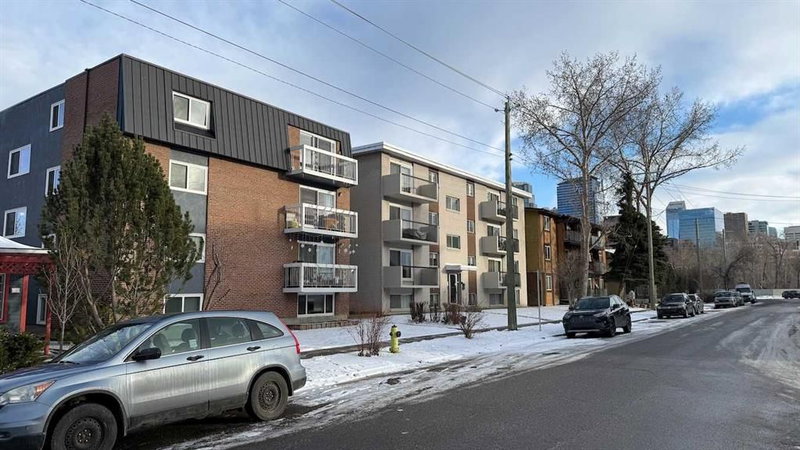 726 5A Street NW, Calgary, T2N 1R4 | Image 2