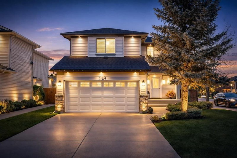 164 West Lakeview Circle, Chestermere, Alberta