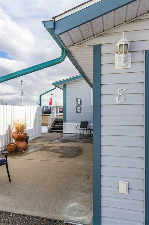 8 - 1600 Strachan Road SE, Medicine Hat, T1B4M3 | Image 2