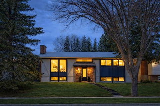 2416 Palliser Drive SW