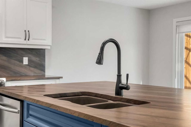 175 Kincora Crescent NW