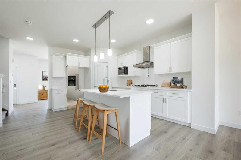 260 Clearview Court, Chestermere, Alberta